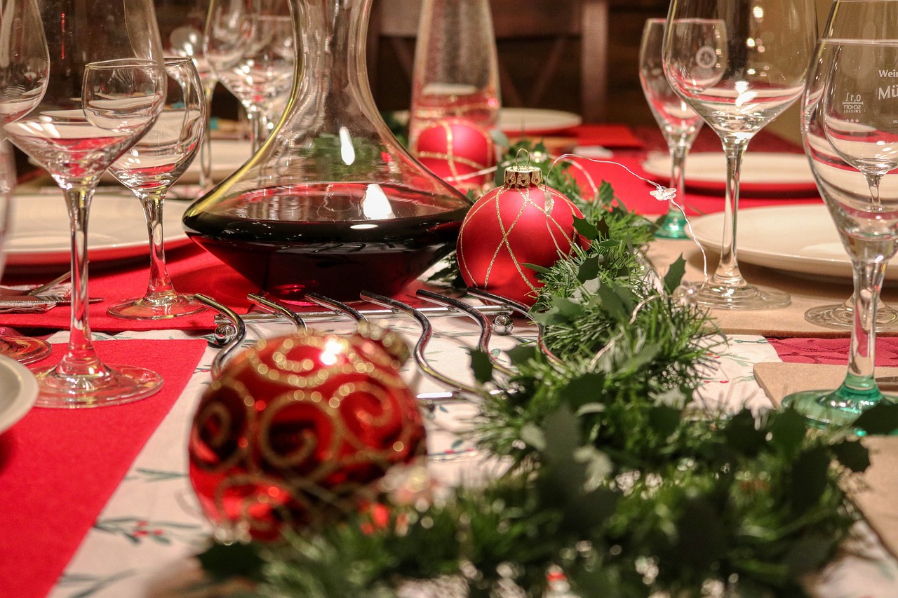 Vaisselle jetable pour Noël : idées créatives pour une table festive et  sans souci » Déco 21